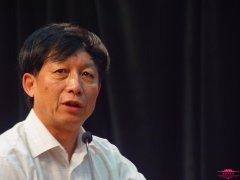 易中天为什么离开武汉大学？易中天易中出称号是啥意思