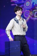 仝卓为什么总上快本资源那么好，他为什么叫人工卓、阿童木？
