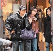 侯佩岑结婚周杰伦哭了真的吗，她和周杰伦在一起多久？