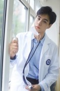 胡一天的真正女朋友是谁，他人设崩塌事件聊天记录来了