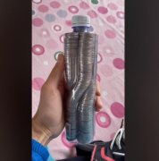 百岁山存钱罐教程，装满一瓶百岁山需要多少硬币