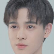 谢旭超学历是什么，是三本吗，国外留学过没？他是丽水哪里的